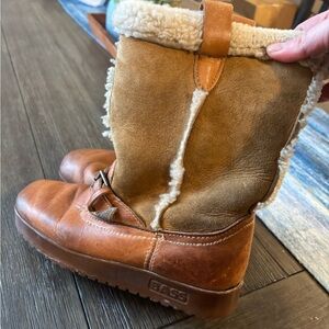 Vintage 1970s to 1980s Bass Tan and Brown Shearling-Lined Boots
